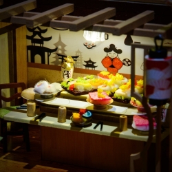 Model Sushi House